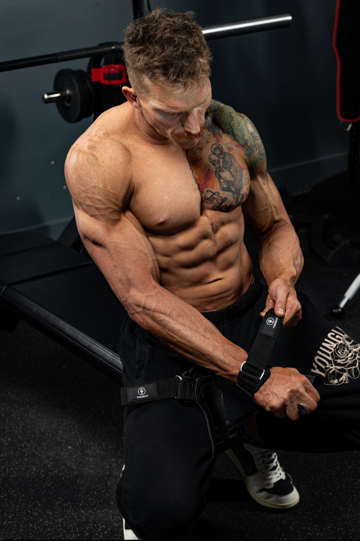Lifting Straps putting on
